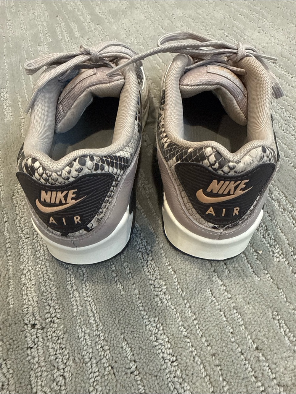 Nike Air Max 90 SE Tan Snakeskin HF1212-200 Sneakers Women's 7.5 - Picture 5 of 7